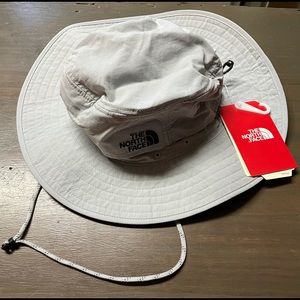 North face hat -NEW WITH TAGS